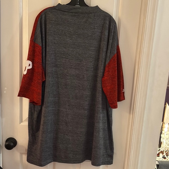 Stitches Gray and Red Phillies Short Sleeve V-neck T-shirt - Picture 7 of 7